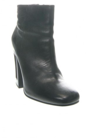 Γυναικεία μποτάκια Vic Matié, Μέγεθος 39, Χρώμα Μαύρο, Τιμή 214,00 €