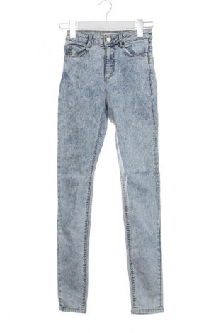 Дамски дънки Bershka, Размер XS, Цвят Син, Цена 14,77 €