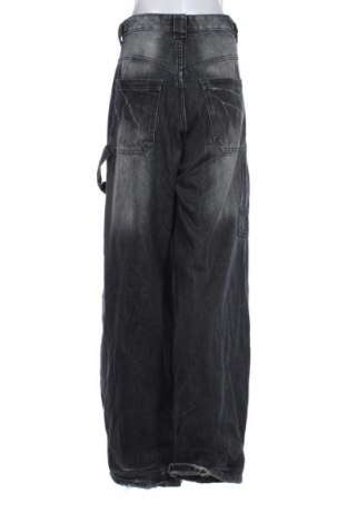 Дамски дънки Bershka, Размер XL, Цвят Сив, Цена 11,75 €