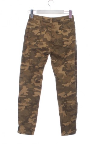 Дамски дънки Bershka, Размер S, Цвят Многоцветен, Цена 14,77 €