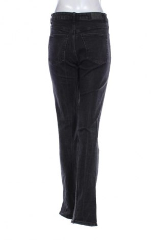 Damskie jeansy Bershka, Rozmiar M, Kolor Czarny, Cena 54,99 zł