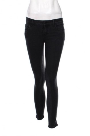 Blugi de femei Guess, Mărime S, Culoare Negru, Preț 136,99 Lei