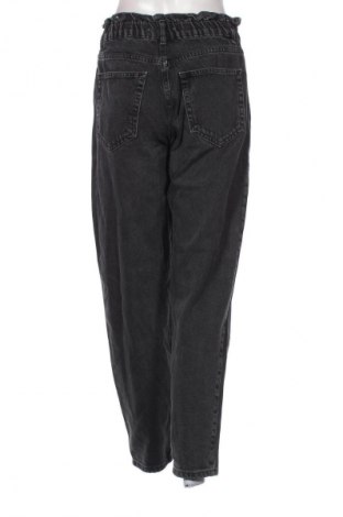 Blugi de femei Pull&Bear, Mărime M, Culoare Negru, Preț 65,99 Lei