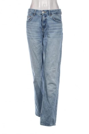 Damskie jeansy Pull&Bear, Rozmiar M, Kolor Niebieski, Cena 80,38 zł