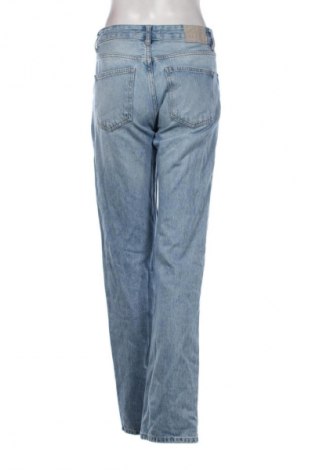 Damskie jeansy Pull&Bear, Rozmiar M, Kolor Niebieski, Cena 80,38 zł