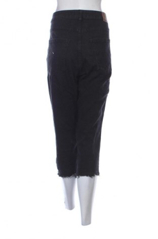 Női farmernadrág Pull&Bear, Méret XXL, Szín Fekete, Ár 6 198 Ft