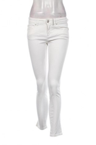 Дамски дънки S.Oliver, Размер M, Цвят Бял, Цена 24,45 €