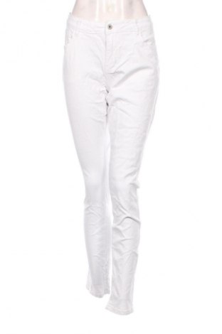 Дамски дънки SHEIN, Размер XL, Цвят Бял, Цена 11,24 €