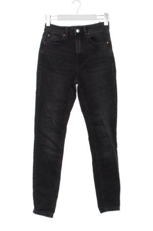 Дамски дънки Stradivarius, Размер XS, Цвят Черен, Цена 9,71 €