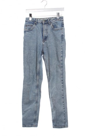 Dámske džínsy  Stradivarius, Veľkosť M, Farba Modrá, Cena  14,77 €