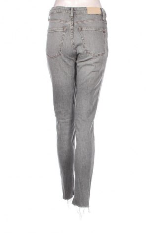 Damskie jeansy Tommy Hilfiger, Rozmiar S, Kolor Szary, Cena 122,99 zł