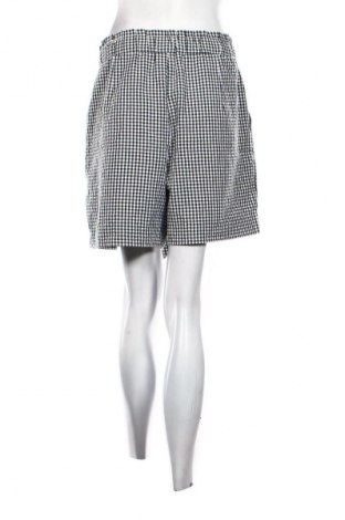 Дамски къс панталон C&A, Размер XL, Цвят Многоцветен, Цена 5,00 €