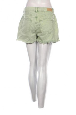 Дамски къс панталон Clockhouse, Размер M, Цвят Зелен, Цена 6,13 €