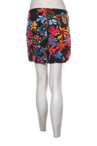 Dámske kraťasy  Desigual, Veľkosť L, Farba Viacfarebná, Cena  19,95 €