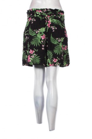 Dámske kraťasy  Editor's Cut, Veľkosť L, Farba Viacfarebná, Cena  18,95 €