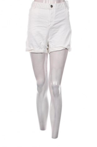 Női rövidnadrág Janina, Méret 3XL, Szín Fehér, Ár 3 579 Ft