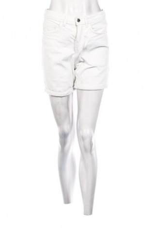 Дамски къс панталон LC Waikiki, Размер S, Цвят Бял, Цена 20,00 €