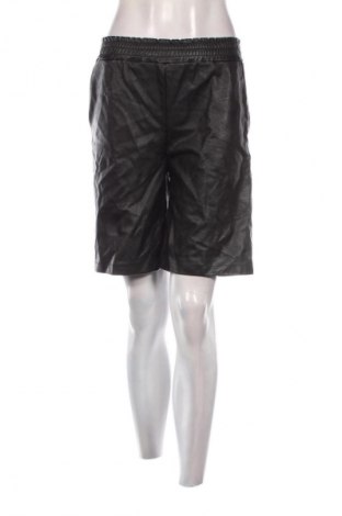 Damen Shorts NEW COLLECTION, Größe L, Farbe Schwarz, Preis 7,99 €