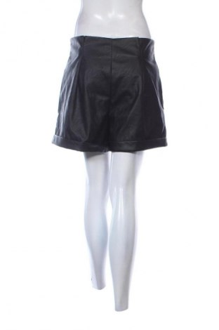 Dámske kraťasy  Piazza Italia, Veľkosť L, Farba Čierna, Cena  4,95 €