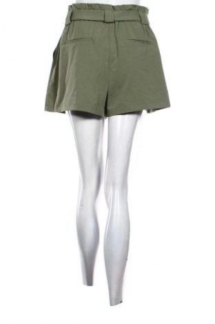 Дамски къс панталон Reserved, Размер M, Цвят Зелен, Цена 10,00 €