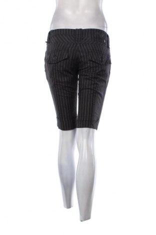 Γυναικείο κοντό παντελόνι S.Oliver, Μέγεθος S, Χρώμα Πολύχρωμο, Τιμή 8,99 €