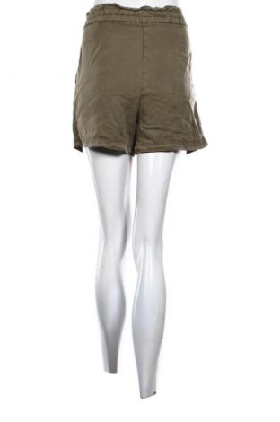 Pantaloni scurți de femei Stradivarius, Mărime M, Culoare Verde, Preț 32,99 Lei