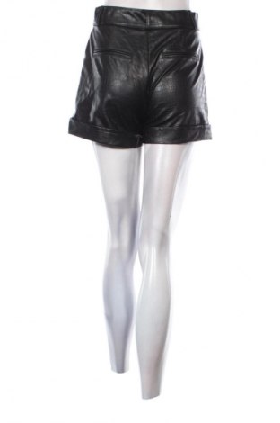 Dámské kraťasy  Tally Weijl, Velikost S, Barva Černá, Cena  159,00 Kč