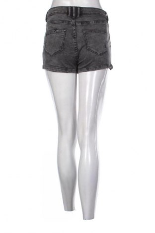 Γυναικείο κοντό παντελόνι Terranova, Μέγεθος S, Χρώμα Γκρί, Τιμή 11,51 €