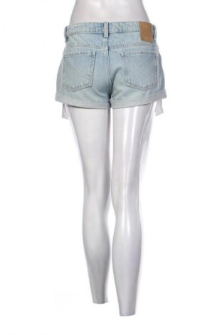 Дамски къс панталон Unbranded, Размер L, Цвят Многоцветен, Цена 10,00 €