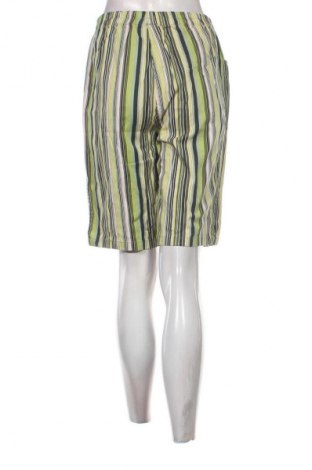 Дамски къс панталон Unbranded, Размер M, Цвят Многоцветен, Цена 4,60 €