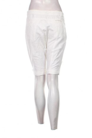 Damskie szorty Pull&Bear, Rozmiar M, Kolor Biały, Cena 53,58 zł