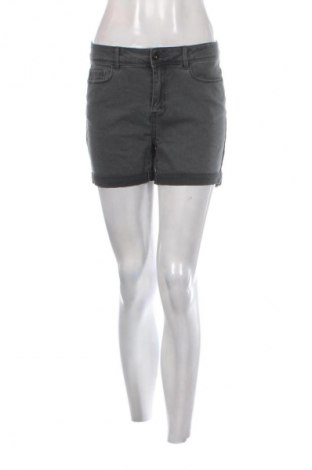 Pantaloni scurți de femei Vero Moda, Mărime M, Culoare Gri, Preț 40,99 Lei