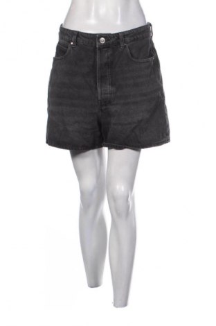 Pantaloni scurți de femei Zara, Mărime L, Culoare Gri, Preț 41,71 Lei