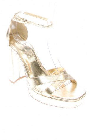 Дамски обувки Pull&Bear, Размер 40, Цвят Златист, Цена 26,09 €