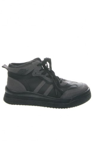 Obuwie damskie Tendenz, Rozmiar 40, Kolor Czarny, Cena 171,47 zł