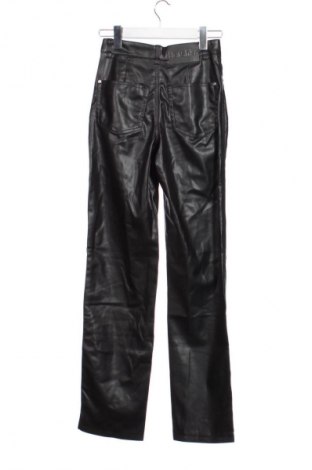 Dámské kalhoty  Bershka, Velikost XS, Barva Černá, Cena  209,00 Kč