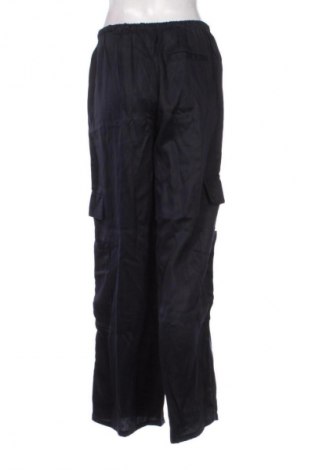 Damenhose Bershka, Größe M, Farbe Blau, Preis 23,51 €