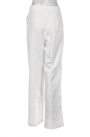 Damenhose Bershka, Größe S, Farbe Weiß, Preis 15,00 €