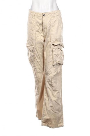 Дамски панталон Bershka, Размер M, Цвят Бежов, Цена 15,00 €