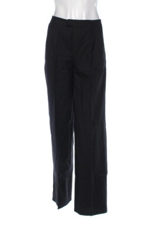 Damskie spodnie Bershka, Rozmiar S, Kolor Czarny, Cena 131,58 zł