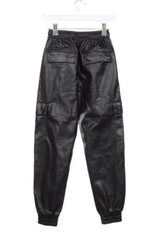 Dámske nohavice Bershka, Veľkosť XS, Farba Čierna, Cena  15,00 €