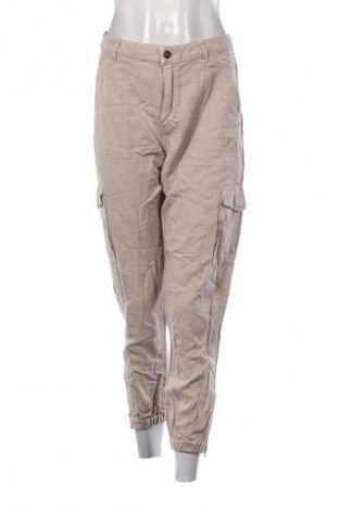 Pantaloni de femei Guess, Mărime L, Culoare Bej, Preț 132,99 Lei