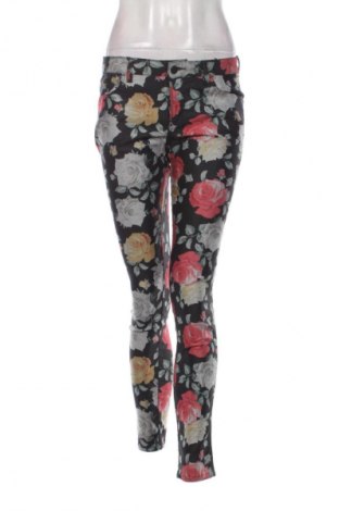 Pantaloni de femei Guess, Mărime M, Culoare Multicolor, Preț 198,10 Lei