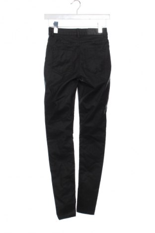 Damskie spodnie Noisy May, Rozmiar XS, Kolor Czarny, Cena 24,99 zł