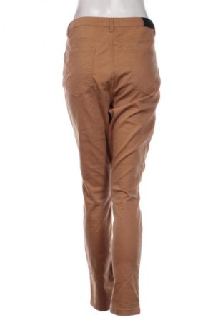 Дамски панталон Piazza Italia, Размер L, Цвят Кафяв, Цена 6,13 €