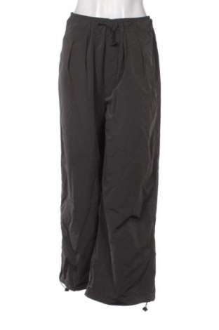 Pantaloni de femei Zara, Mărime S, Culoare Gri, Preț 165,00 Lei