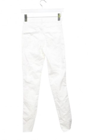 Damenhose Zara, Größe M, Farbe Weiß, Preis 13,81 €