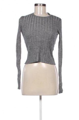 Pulover de femei Bershka, Mărime M, Culoare Gri, Preț 77,00 Lei