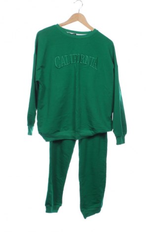 Damen Trainingsanzug Adrom, Größe L, Farbe Grün, Preis 55,24 €