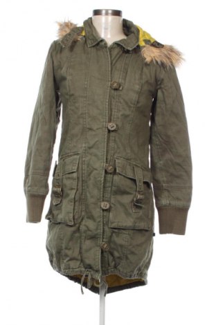 Damski płaszcz Soho, Rozmiar S, Kolor Zielony, Cena 241,13 zł